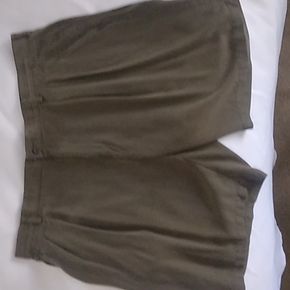 Tommy Bahamas mens shorts green size 42, 100% silk